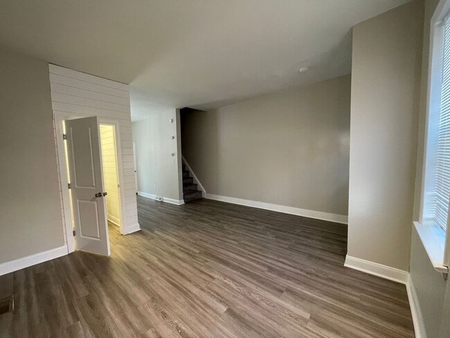 Building Photo - 4 Bedroom 1.5 Bath, Renovated House in Pottstown