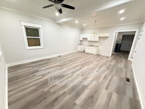 Building Photo - 1701 Ave I