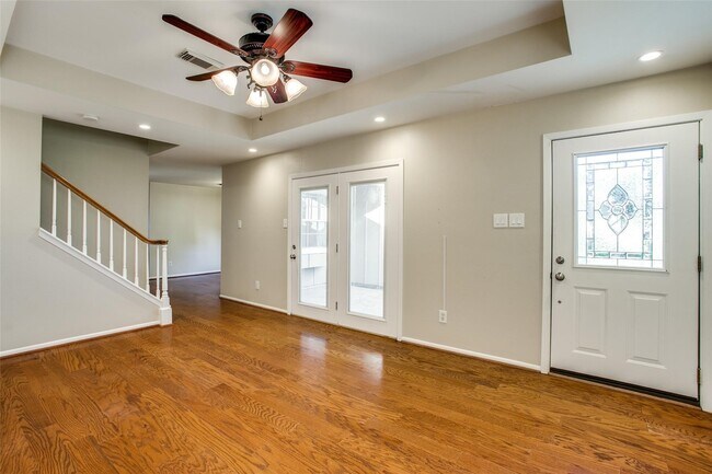 Building Photo - 11658 Lakeside Park Dr