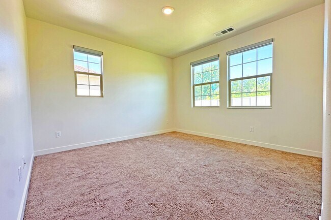 Building Photo - 1635 Faldo Ct