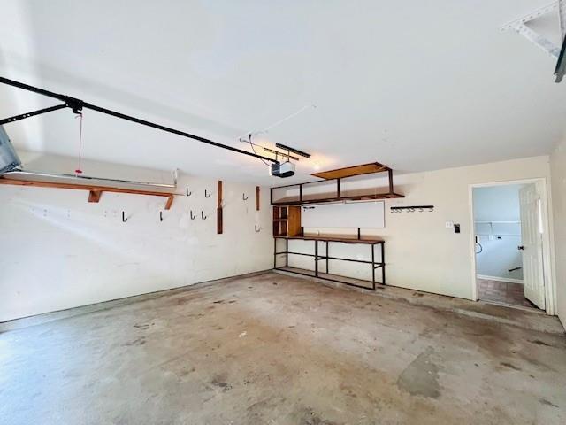 Building Photo - 1809 Village Ct Ln