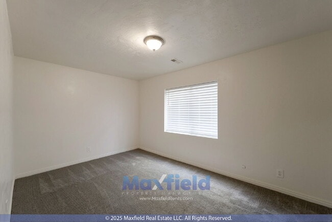 Building Photo - NEW CARPET - 6BD 4BTH 2GAR - Home in Lehi - 6 Month Lease available