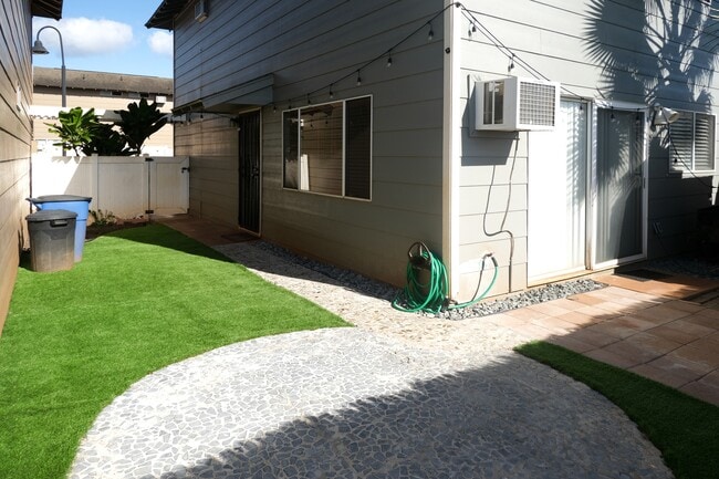 Building Photo - 91-1020C Hoomaka St