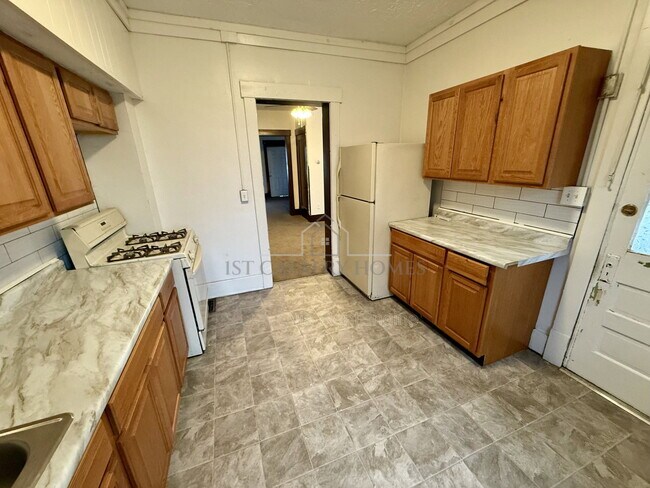 Building Photo - 240 Park Ave SW