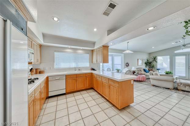 Building Photo - 2229 Fiero Dr