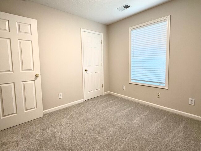 Building Photo - 520 Skyview Ln