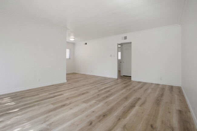 Building Photo - 1975 S Beverly Glen Blvd