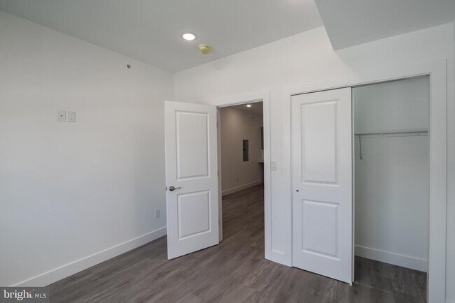 Building Photo - 1709 Snyder Ave