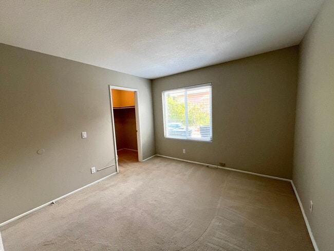 Building Photo - Large 4 bedroom home now available in Walnut