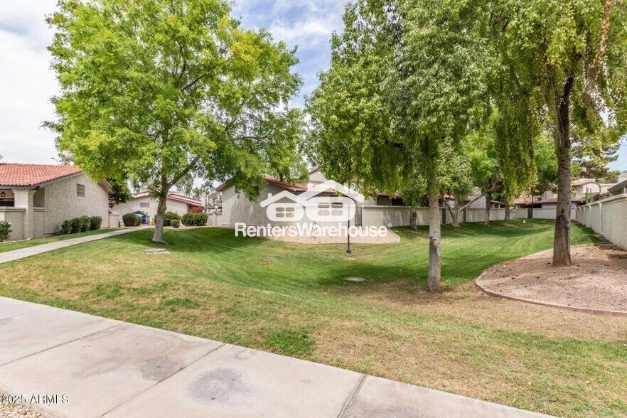 Building Photo - 1718 S Longmore