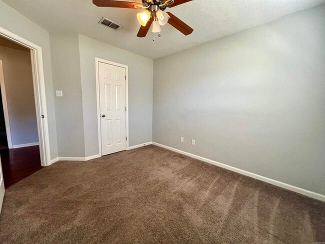 Building Photo - 16 Tacoma Dr