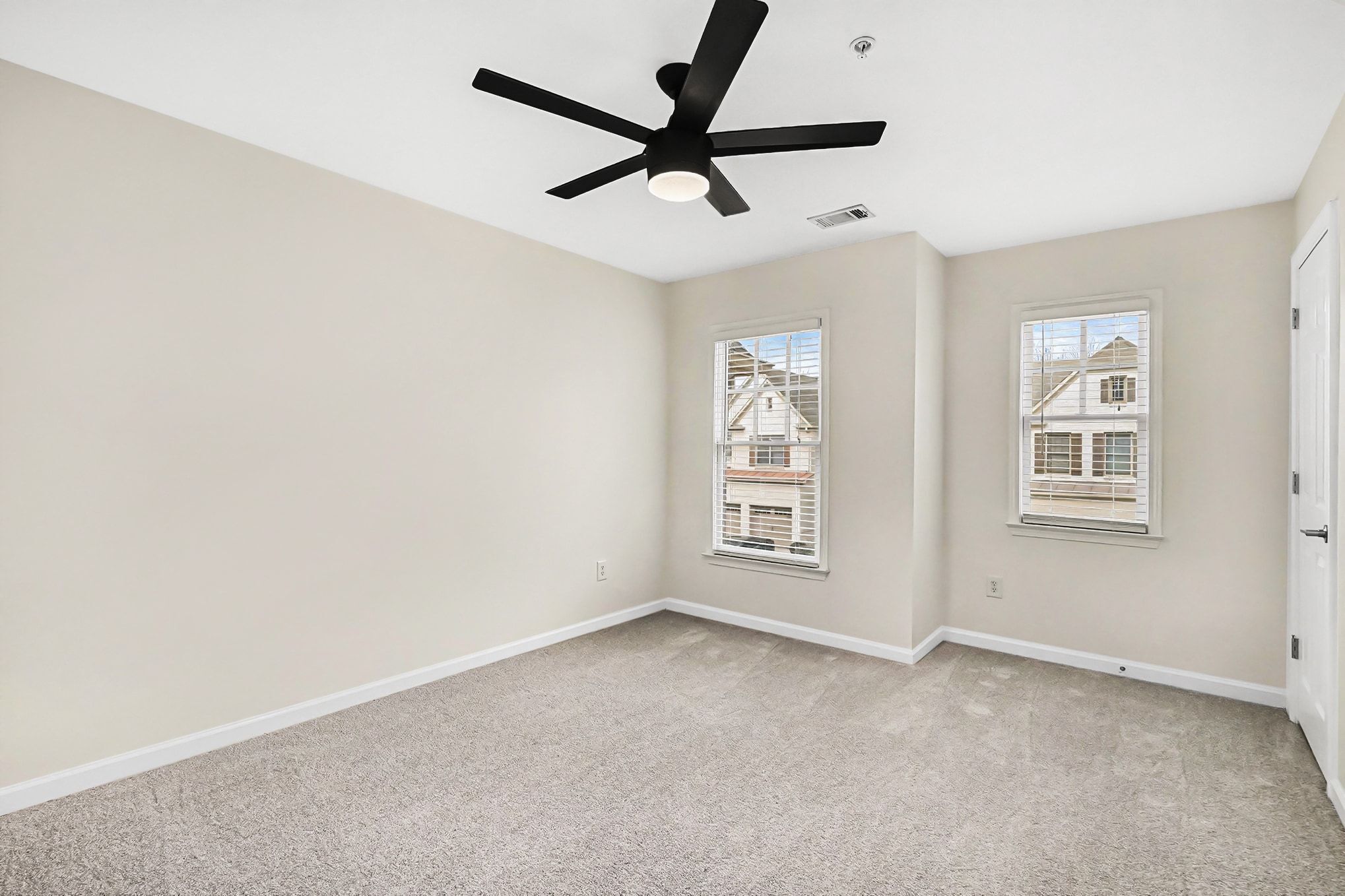 Building Photo - 1645 Caswell Pky