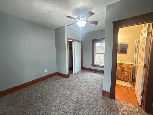 Building Photo - 9950 Prairie Lick Rd