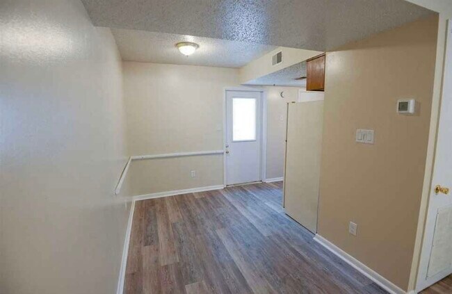 Building Photo - 2439 Ramblewood Ct