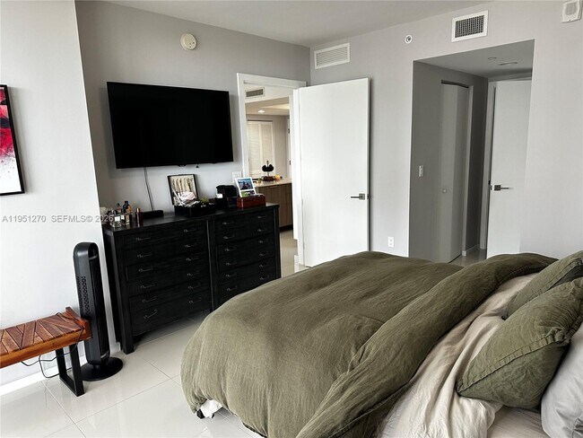 Building Photo - 5252 NW 85th Ave