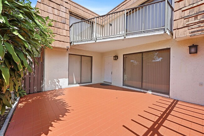 Building Photo - 8337 N Coral Cir