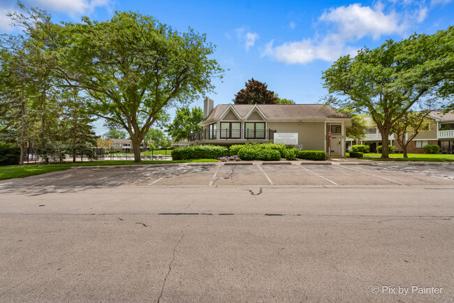 Building Photo - 404 Sandalwood Ln