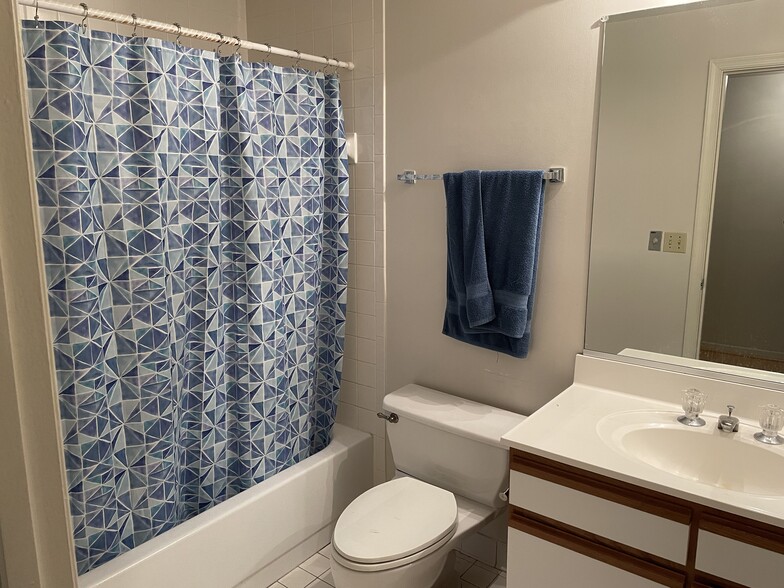 Bathroom 2 - 960 Fell St