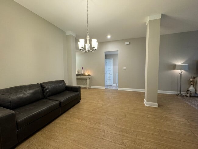 Building Photo - 486 Terra Vis Cir