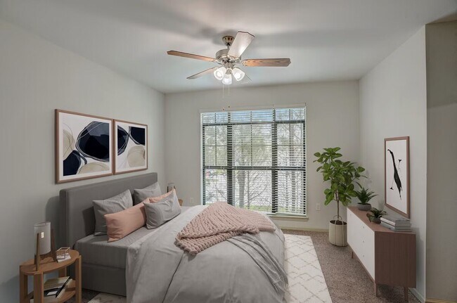 Building Photo - High-End Living, Perfectly Executed!