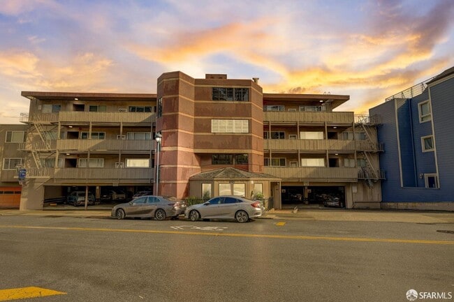 Building Photo - 655 Corbett Ave