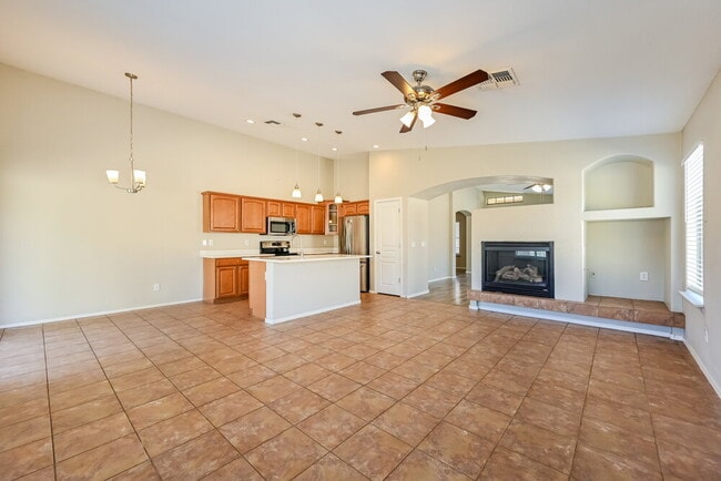 Building Photo - 3026 W Rapalo Rd