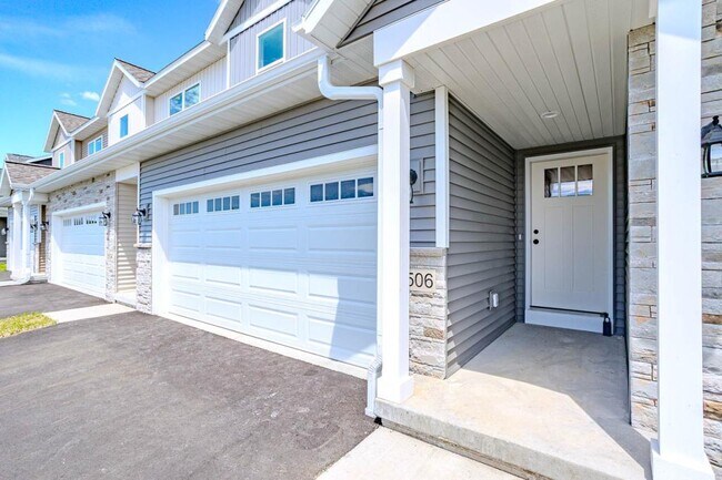 Building Photo - 3506 Green Pastures Ln