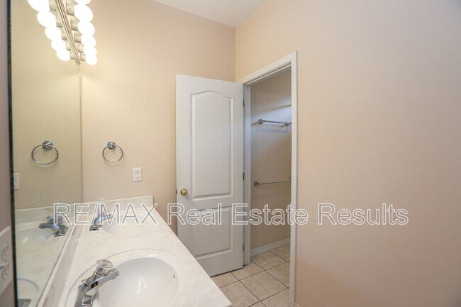 Building Photo - 6454 Norman Ave