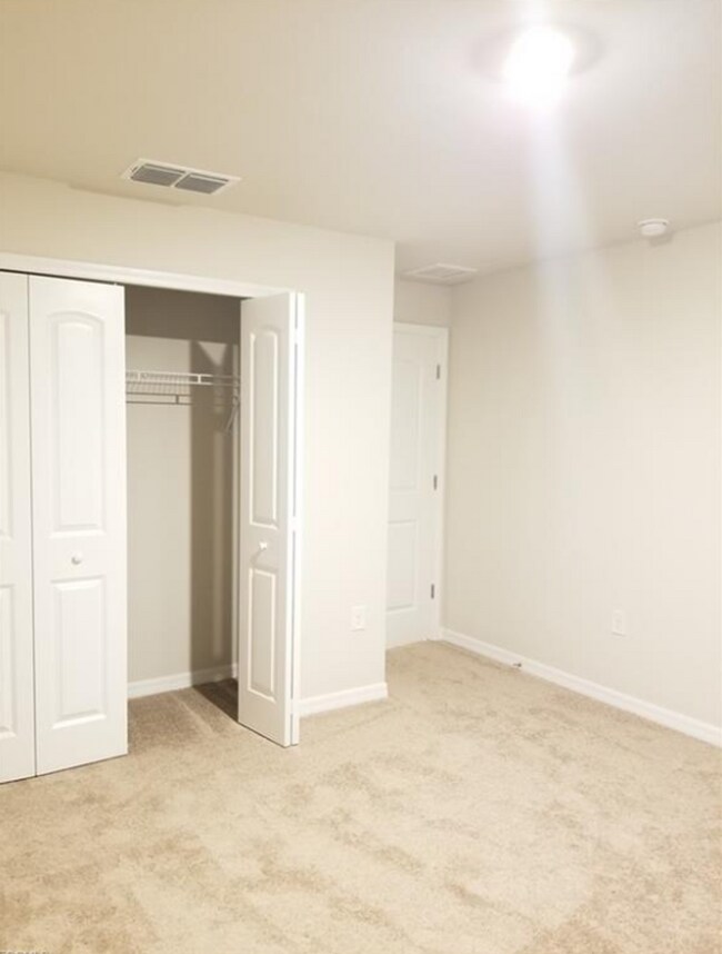 Building Photo - AVAILABLE NOW! NW CAPE CORAL - 3 Bedrooms - 2 Bathrooms - 2 Car Garage