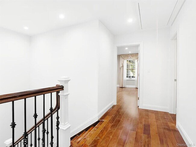 Building Photo - 56 Jackson Ave