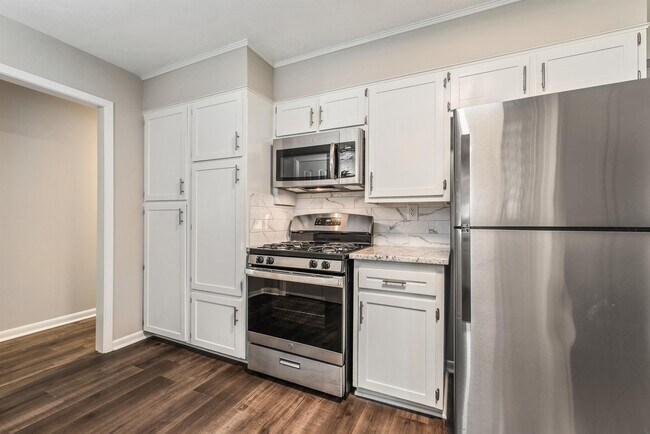 Building Photo - 3408 Dallis Dr