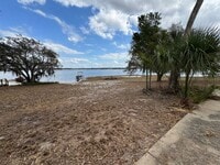 Building Photo - Stylish Florida Living on Crooked Lake