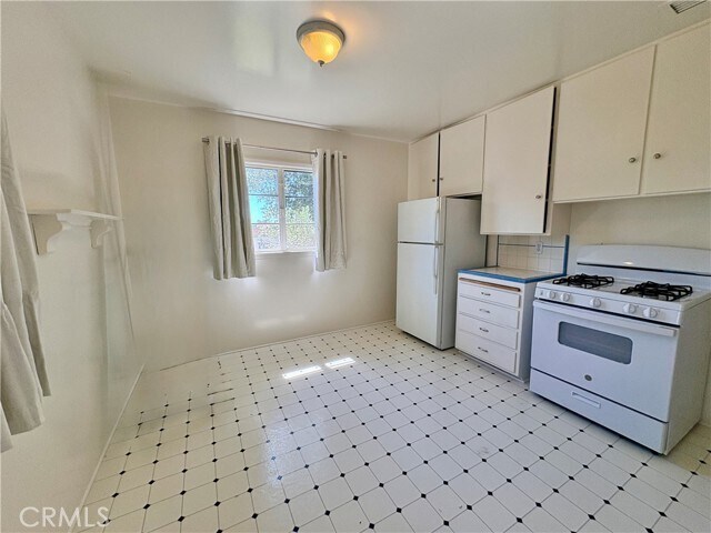 Building Photo - 448 W Grinnell Dr