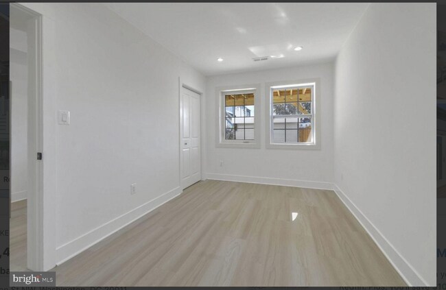 Building Photo - 134 Madison St NW