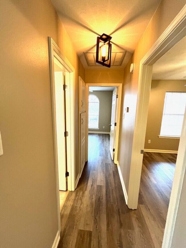 Building Photo - Nice 3 bedroom 2 bathroom Cabot, Arkansas Home