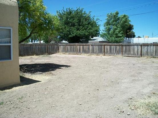 Building Photo - 3 bedroom 1 Bath