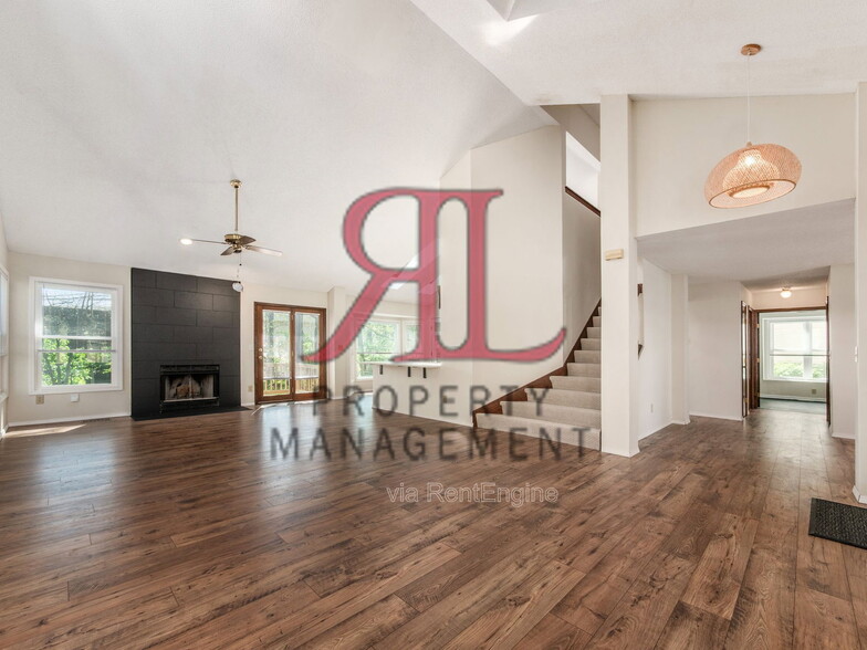 Building Photo - 7448 Gardenview Pl