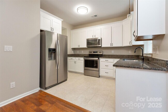 Building Photo - 155 Walmsley Pl