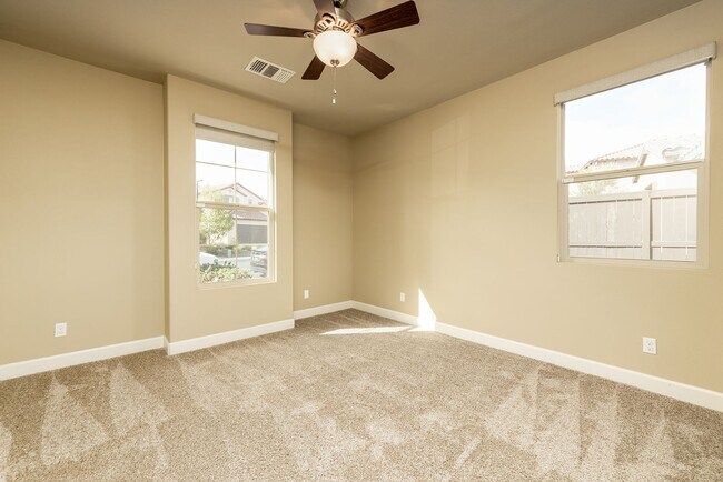 Building Photo - 5bd/3ba, 3969 sq ft Home in Gated Community in Vista!