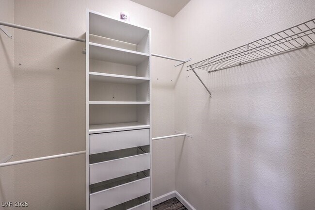 Building Photo - 9758 Vista Crest Ave