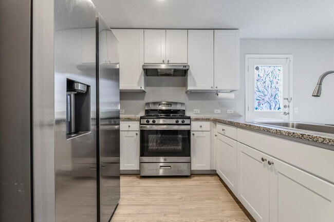 Building Photo - 7238 Rosada Way