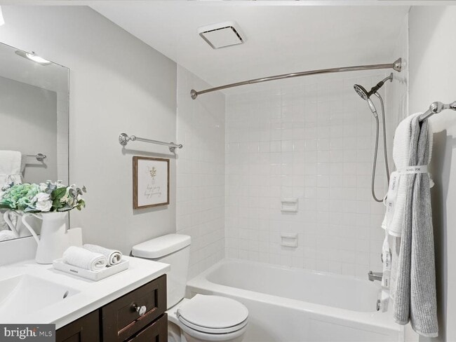 Building Photo - 1800 Old Meadow Rd