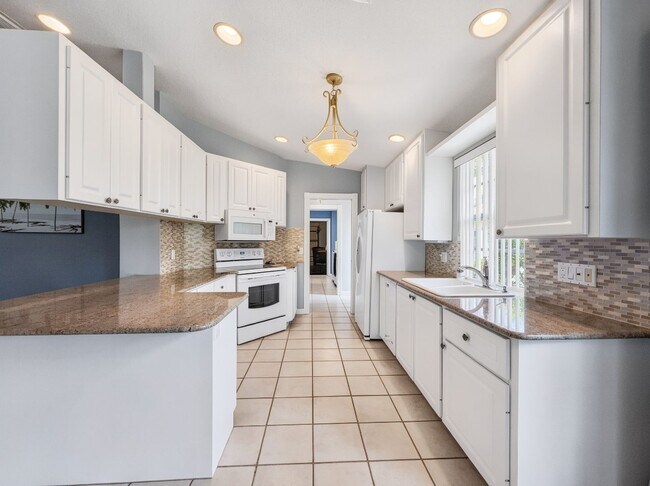 Building Photo - Beautifully maintained 2-bedroom, 2-bath in Island Walk