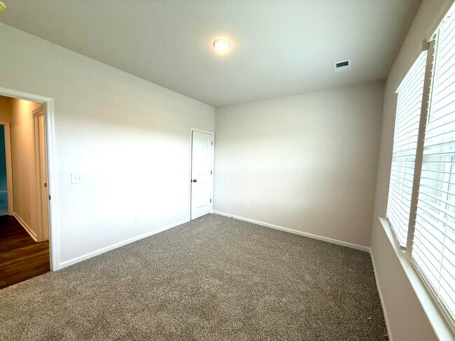 Building Photo - 9068 Malahide Ln