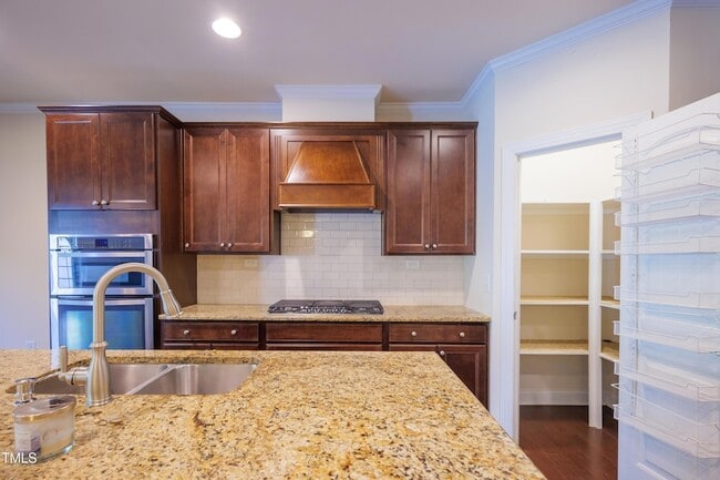 Building Photo - 533 Fumagalli Dr