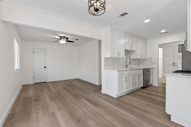 Building Photo - 8400 Seminary Ridge Dr