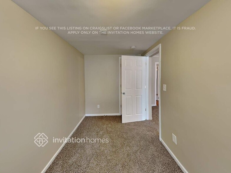 Building Photo - 9220 S 49th Ct