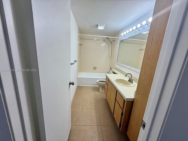 Building Photo - 528 Green Springs Pl