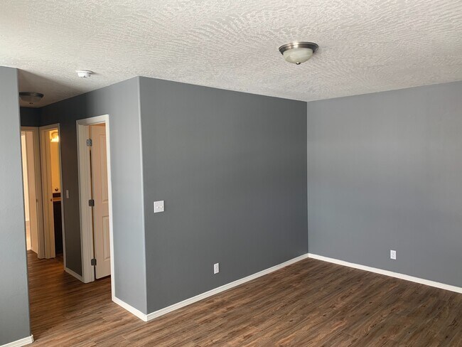 Building Photo - Beautiful 4 bedroom 2.5 Bath home in Coeur...
