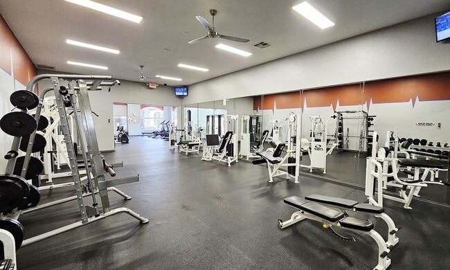 Building Photo - 2 Bed and 2 full Bathrooms Condo for Rent